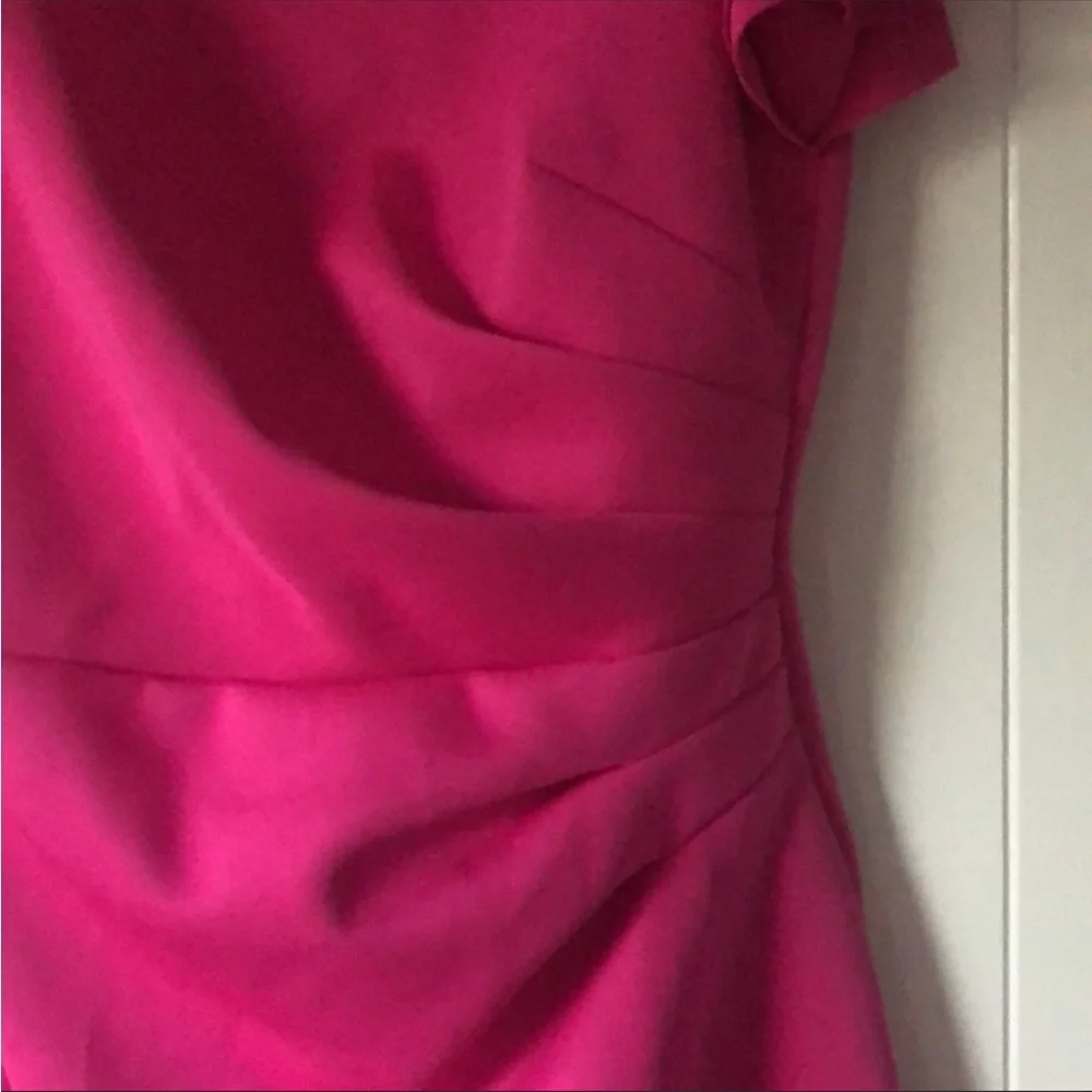 Hot pink flutter sleeve dress - Picture 4 of 9